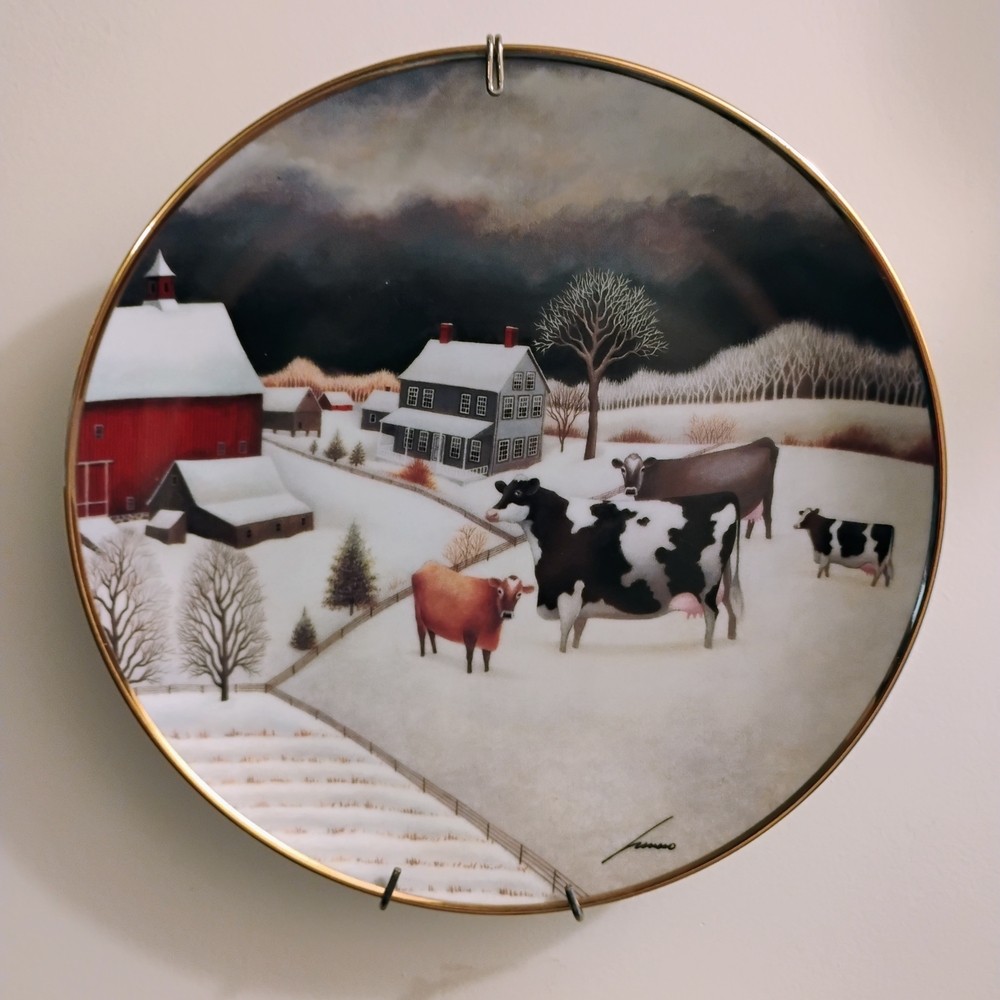 The Franklin Mint "Cows In Winter" 1992 Plate no.I9858 Lowell Herrero Vintage